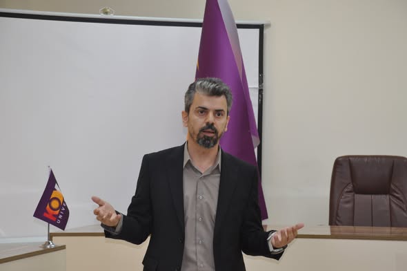 How to Choose Suitable title for Undergraduate 4-years Students